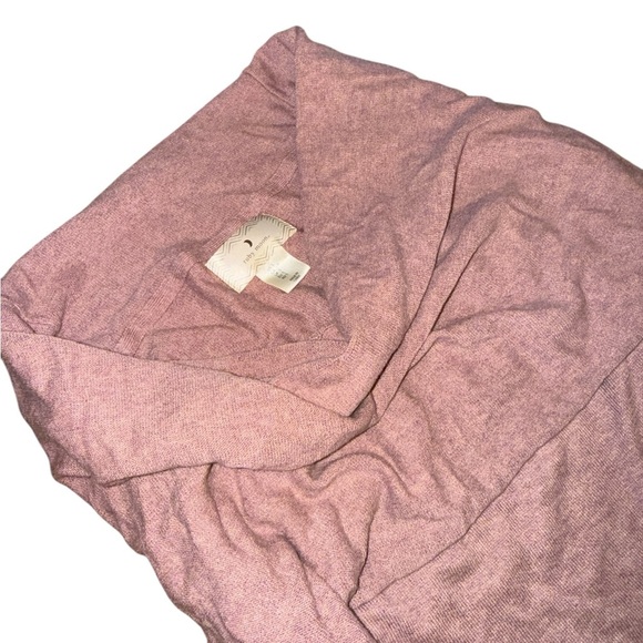 Ruby Moon Blush Off-Shoulder Sweater - Picture 4 of 7